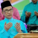 PM Anwar solat Jumaat di Masjid Kampung Sungai Merab