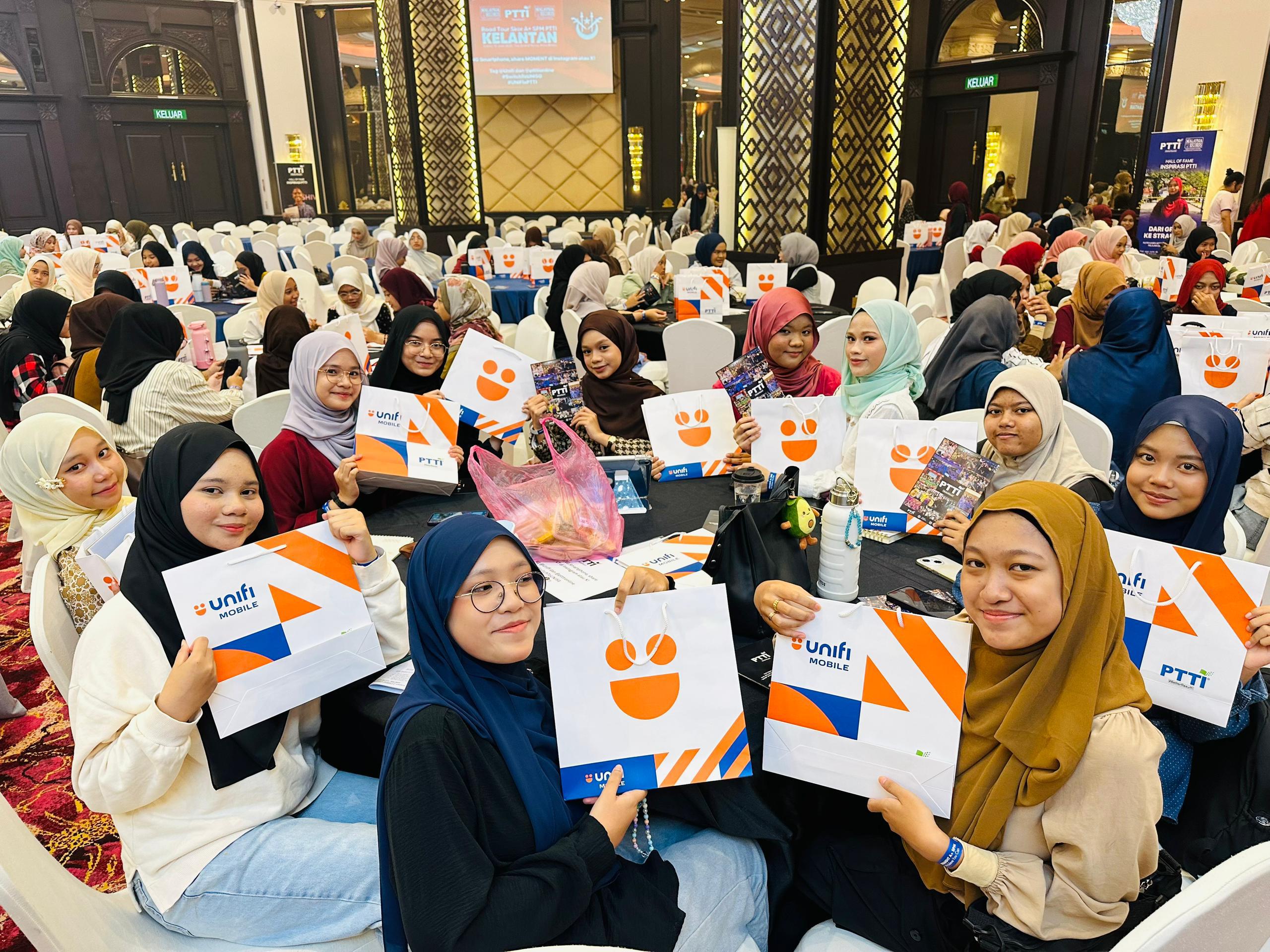 Lebih 3,000 Pelajar Serbu Roadtour Skor A+ PTTI Di Kelantan