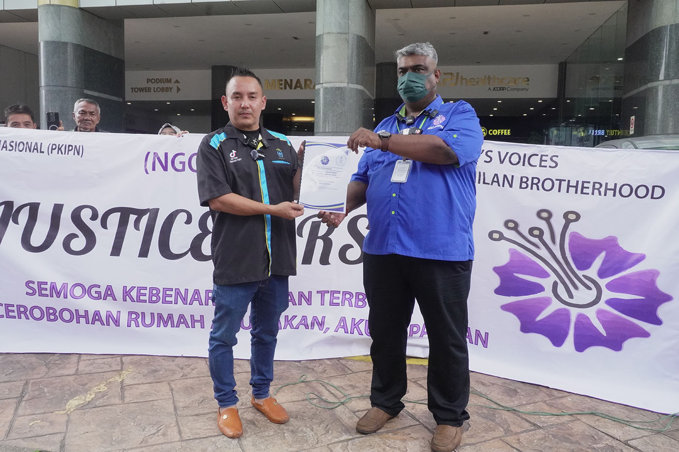 Anarchy Sky Bimbang Keselamatan Keluarga, Dakwa Rumah Diceroboh Tanpa Waran Anarchy Sky Bimbang Keselamatan Keluarga, Dakwa Rumah Diceroboh Tanpa Waran