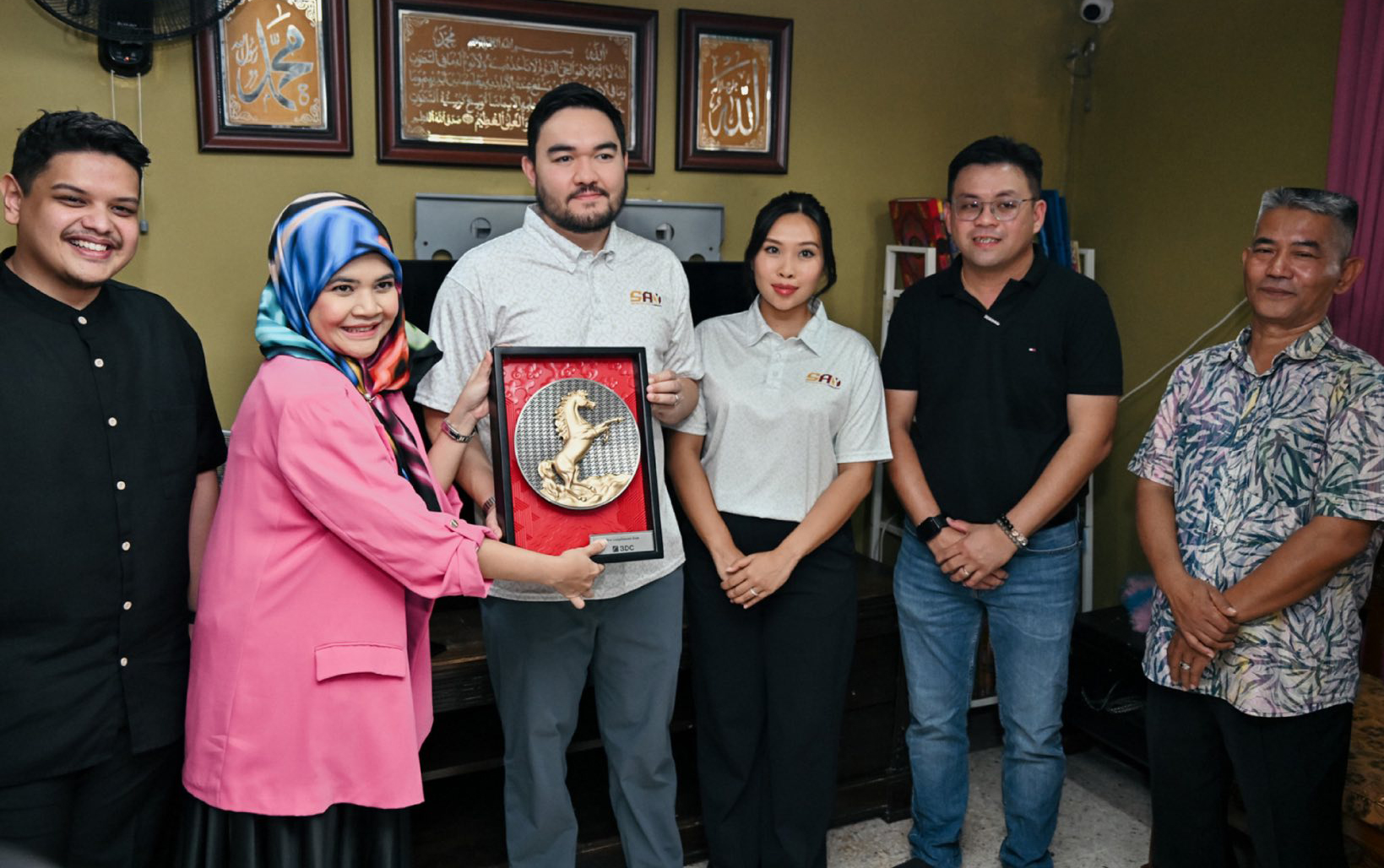 Raja Muda Selangor, Isteri Santuni Penghuni ‘Rumah Kita’