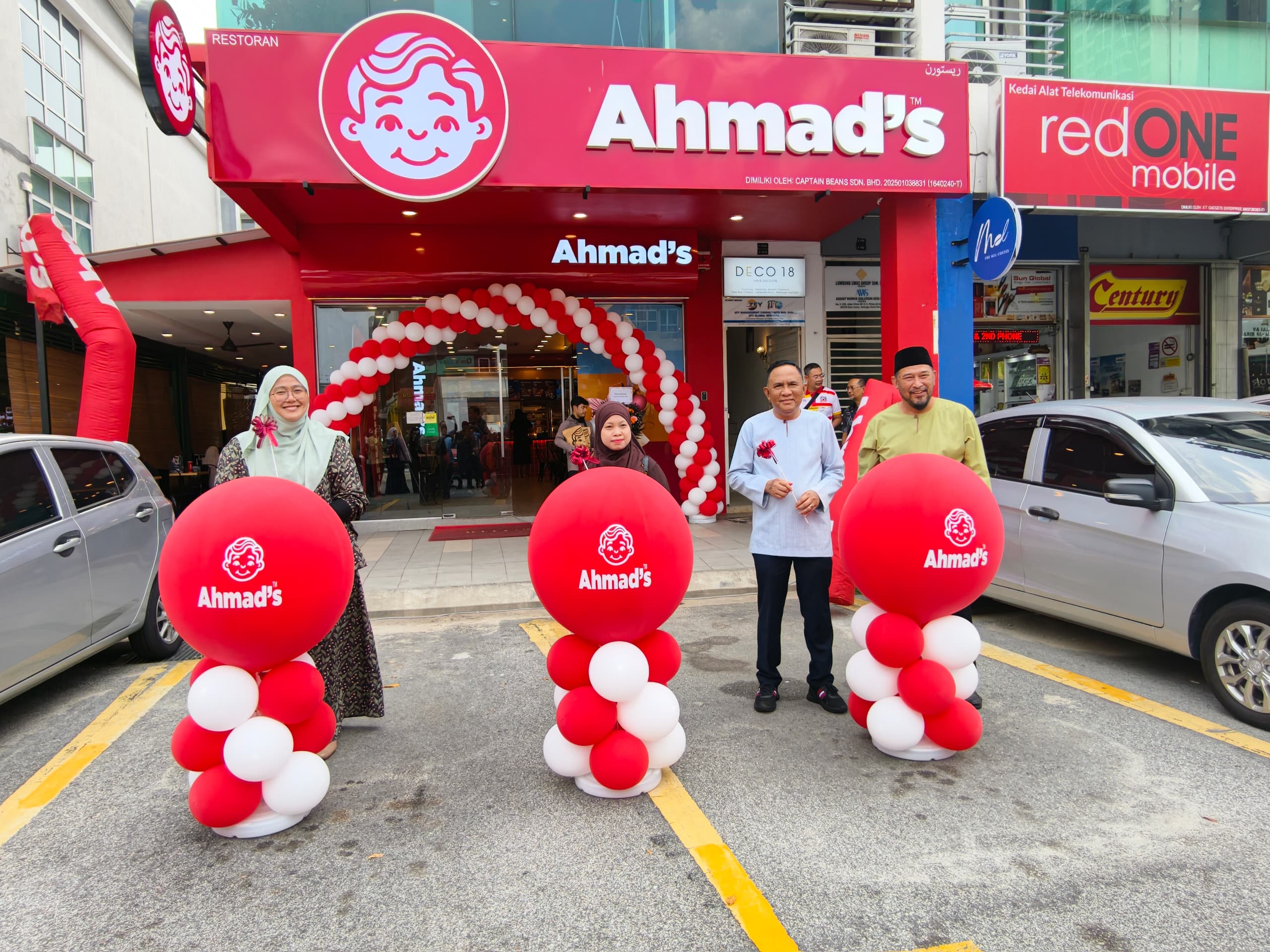 Ahmad’s Fried Chicken Lancar Mad’s Sausage, Sasar Revolusi Menu Lokal di Cawangan Ke-56 Prima Sri Gombak